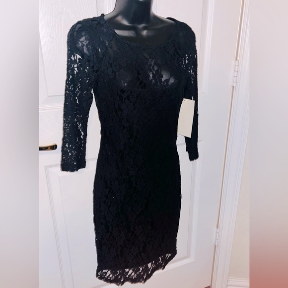 Boston Proper Dresses & Skirts - NWT! 🔥 Size XS Boston Proper black lace dress with zipper in back, retails 119$